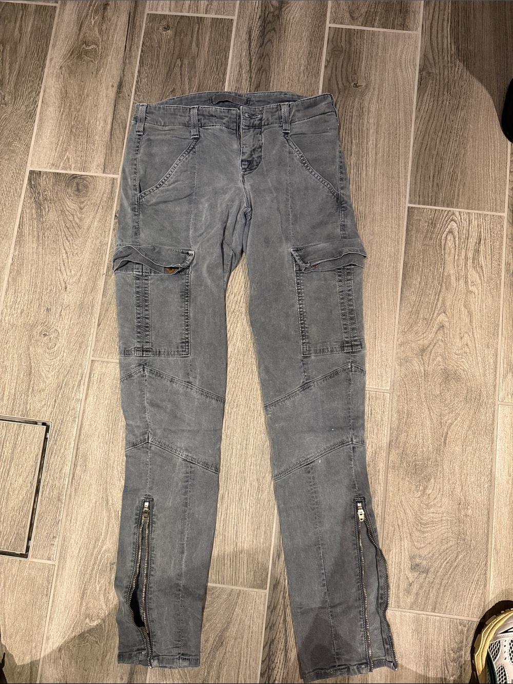 J Brand Skinny Cargo Jeans in Washed Gray